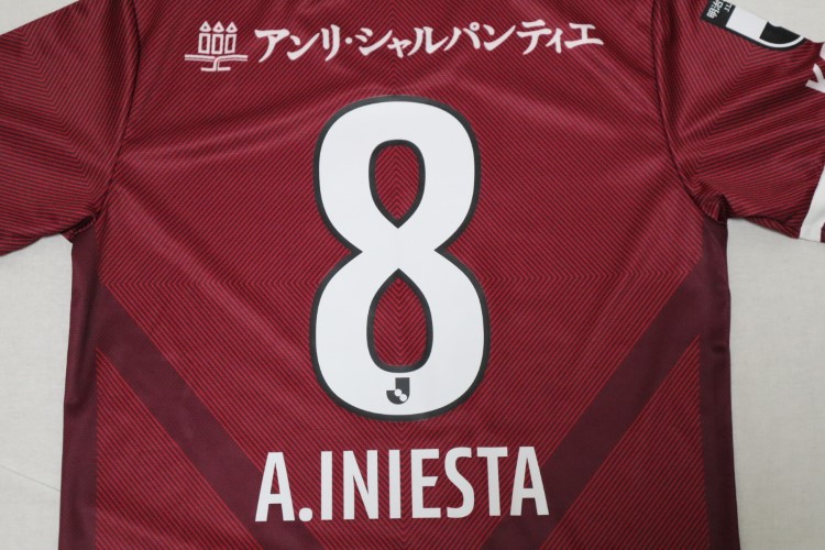 Andrés Iniesta signs for Japanese club Vissel Kobe after leaving