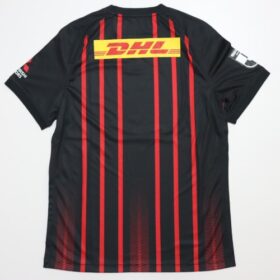 2022 Urawa Reds Limited Jersey vs Eintracht Frankfurt Jersey - Image 9