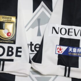 2025 Vissel Kobe 30th Anniversary Player Jersey Osako #10 - Image 7